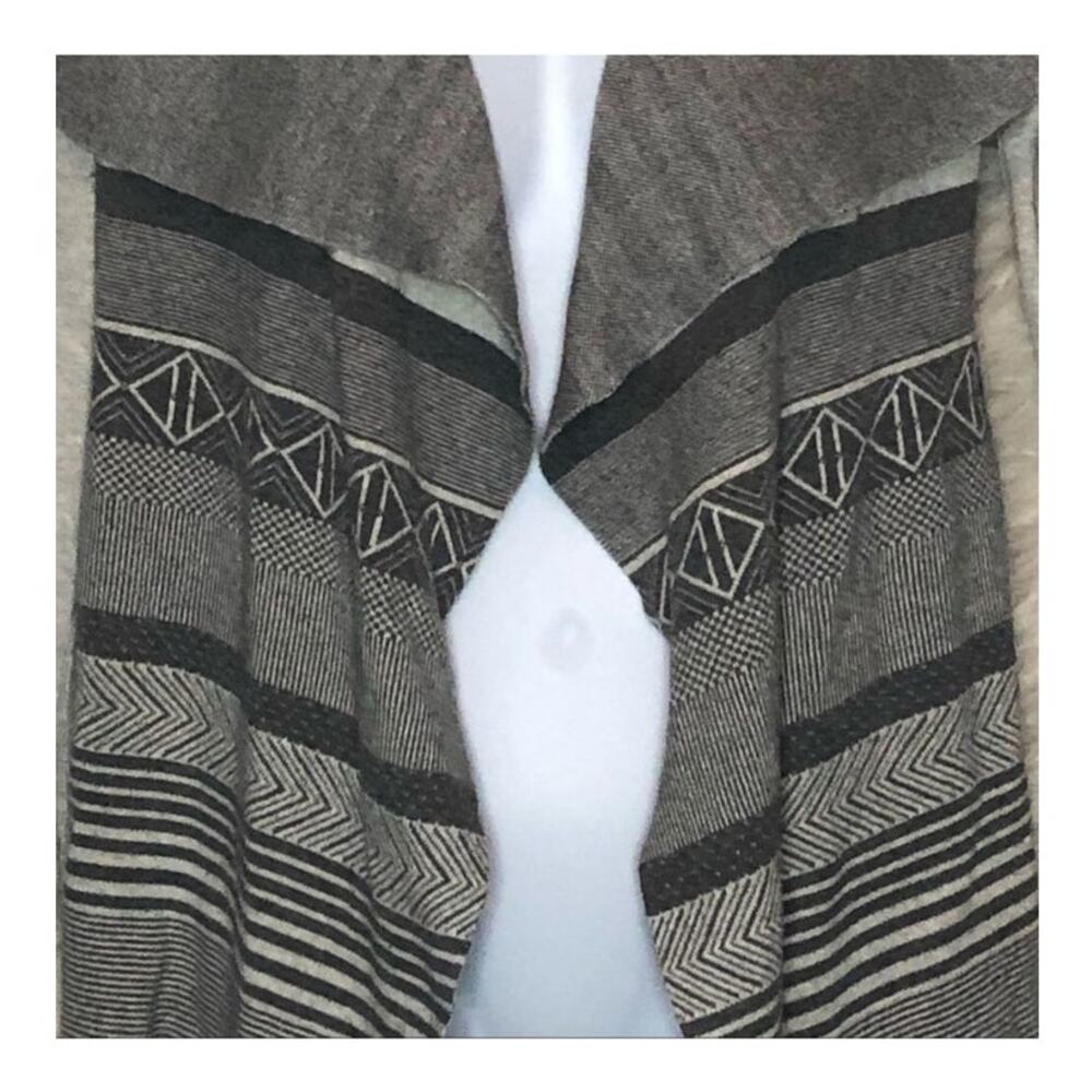 Ruby Moon Anthropologie Gray Pattern Waterfall Ca… - image 6